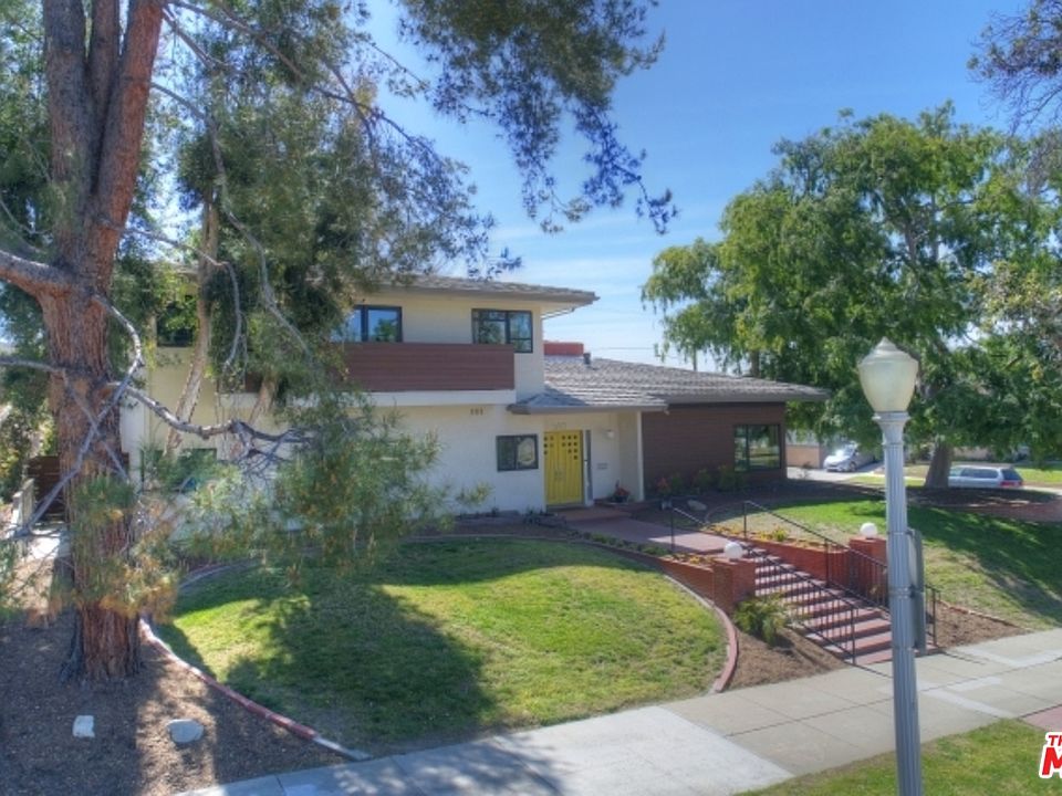 1st image of 500 Amherst Dr