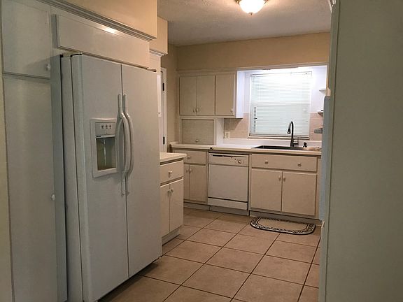 5th image of 7225 Zapata Dr