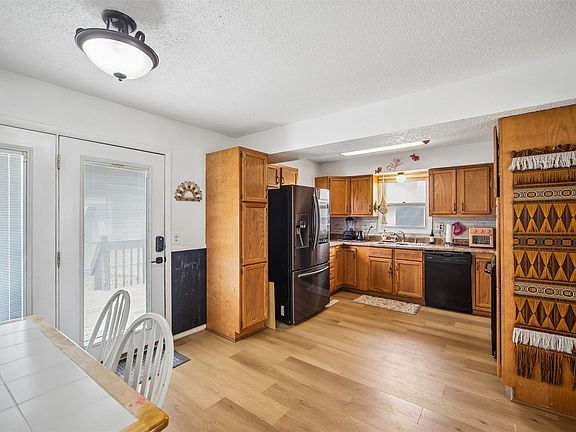 5th image of 520 22nd Ave SW