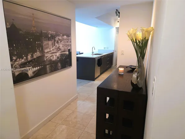 500 Brickell Ave APT 3105, Miami, FL 33131
