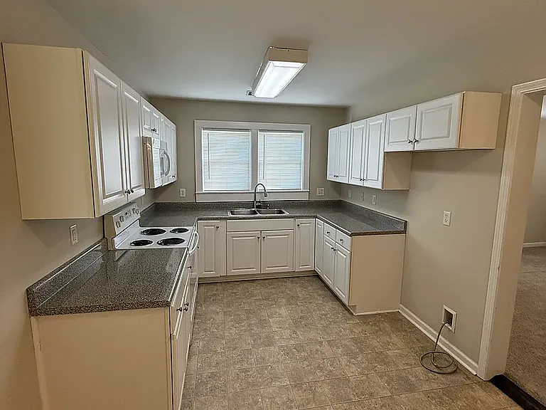 185 Chaffin St — Photo 14