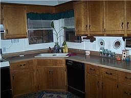 4th image of 426 Lakeview St
