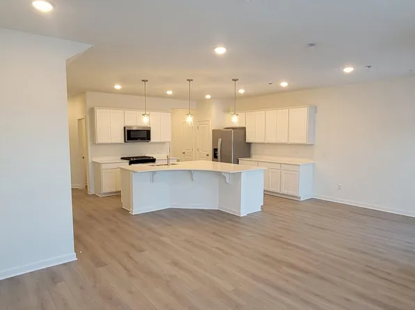 10384 Glacier Ln N, Maple Grove, MN 55369
