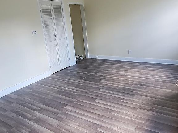 3rd image of 434 Valley Rd