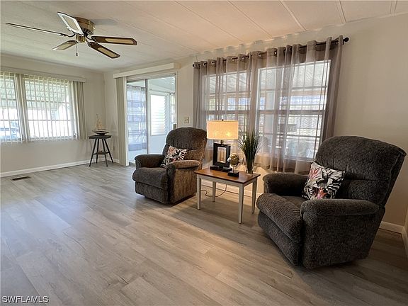 4th image of 277 Valencia Dr