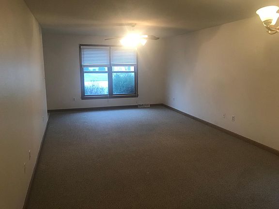 2nd image of 825 Grant St