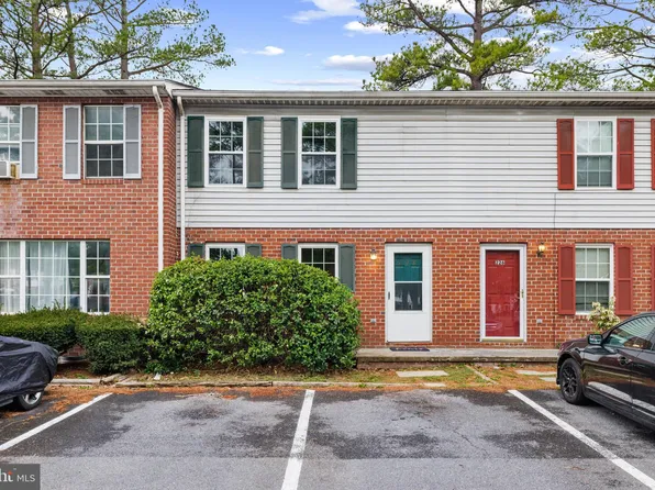 228 Carroll Dr, Stephens City, VA 22655