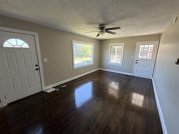 2nd image of 2816 Sweetbrier Ave SW