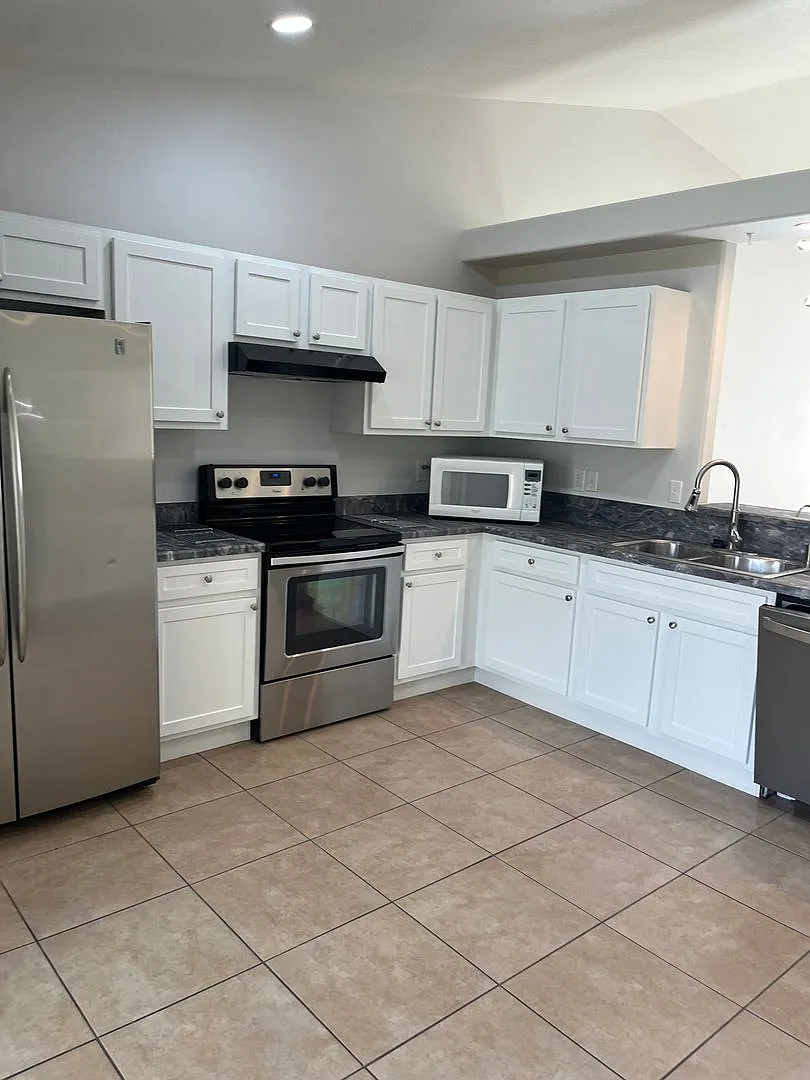 Beautiful Duplex! — Photo 4