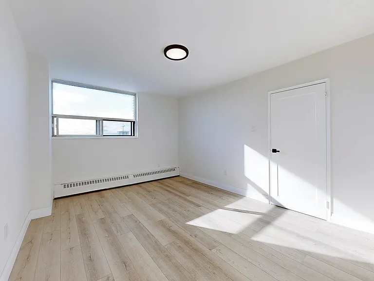 675 Martin Grove Rd — Photo 8