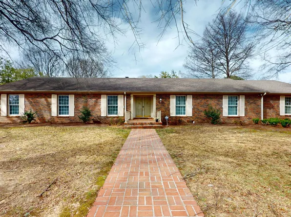 1010 Thorntree Dr, Dyersburg, TN 38024