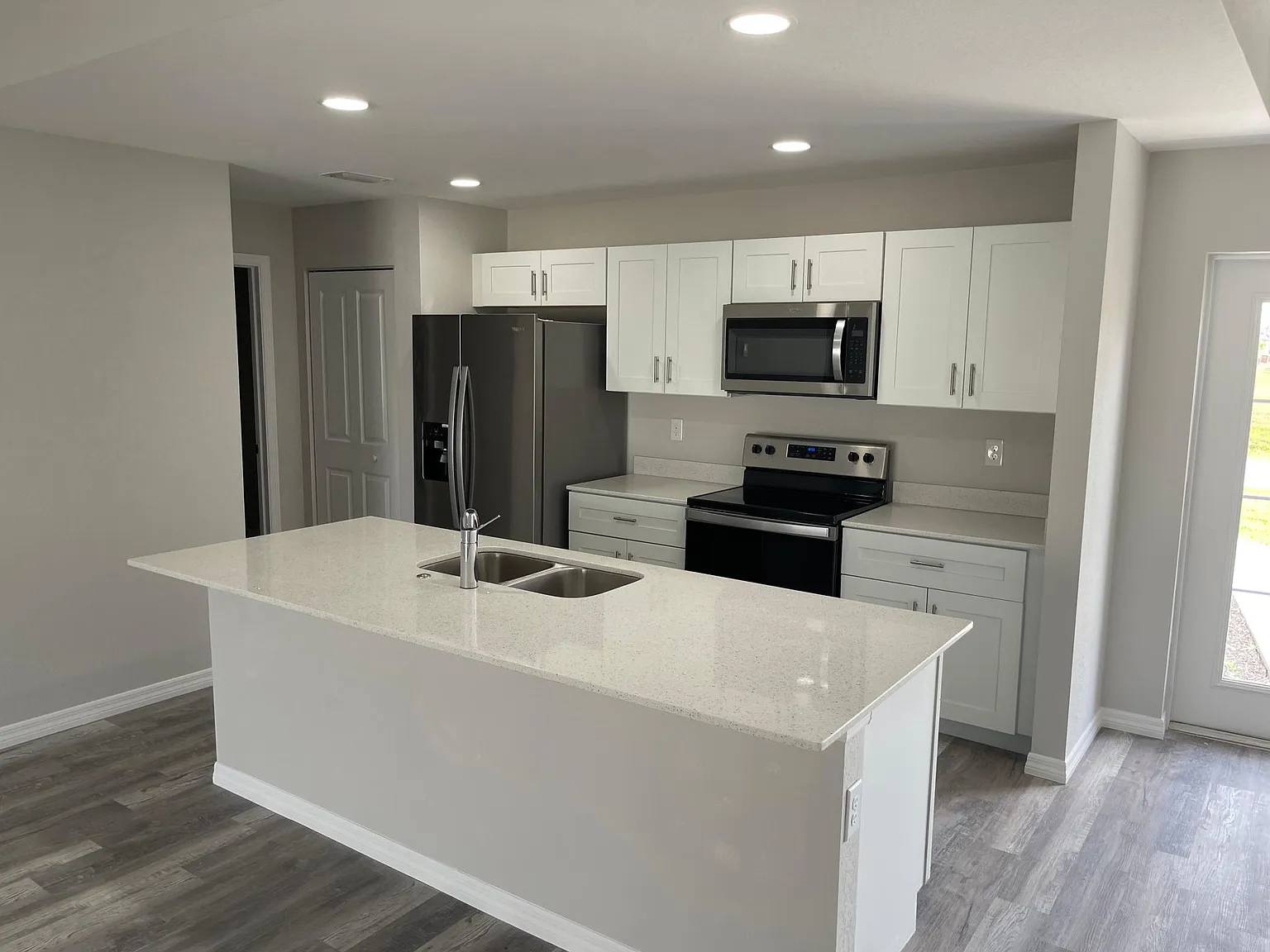 4 bed, 1556 sqft, $1,850 — Photo 2