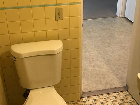 3rd image of 2979 Pemberton Dr APT 2