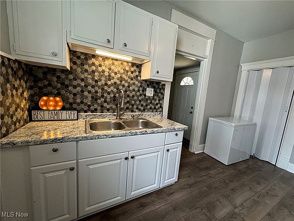 5th image of 437 Schaum Ave