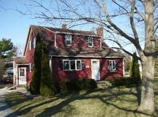 1043 Stafford Rd, Tiverton, RI 02878