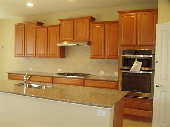 3rd image of 410 Bartlett Peak Dr