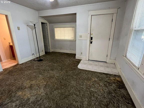 4th image of 7969 SE Milwaukie Ave