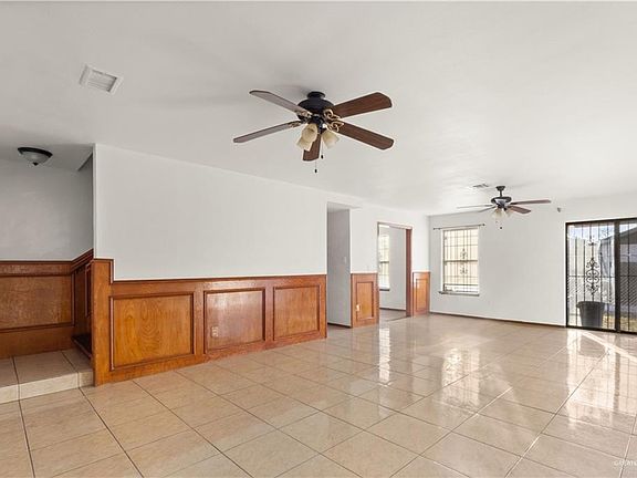 4th image of 1115 W 5th St