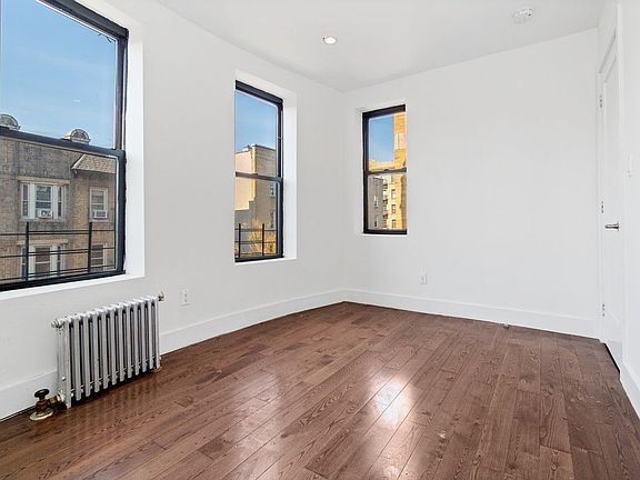 5th image of 4 Saint Nicholas Ter APT 10