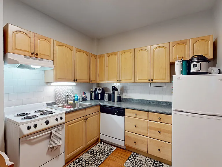 467 Beacon St #2 — Photo 9