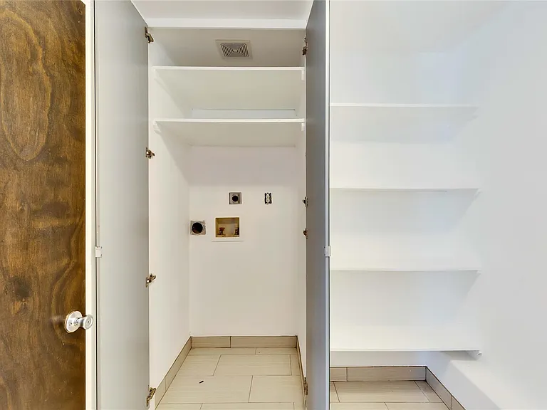 1917 Barge St #104 — Photo 11