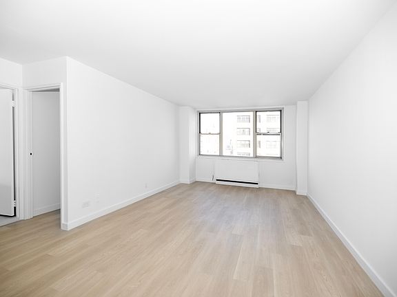 4th image of 154 E 29th St #606