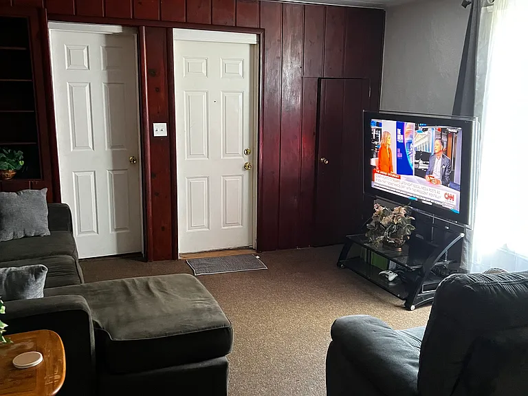 940 Bates St SE #1 — Photo 2