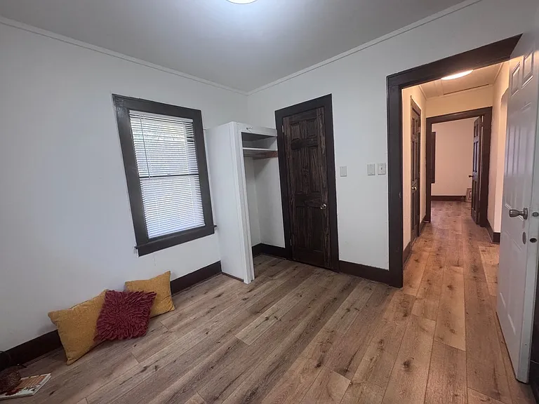 60 W Cotton St — Photo 12