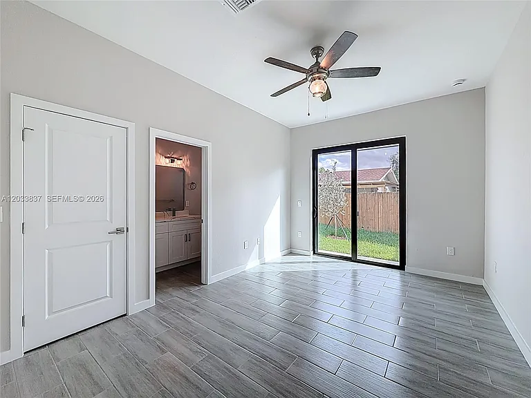 410 NW 41st St #410 — Photo 3