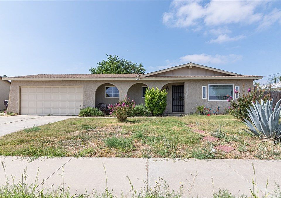 1st image of 41181 Acacia Ave