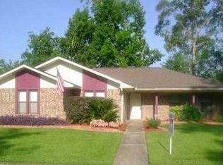 5114 Bluewater Dr, Baton Rouge, LA 70817