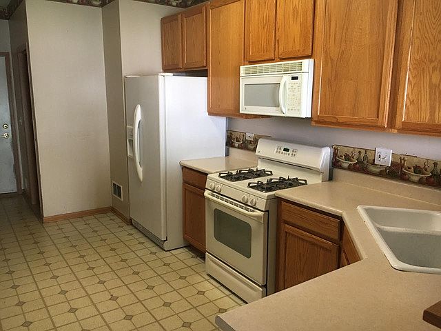 2nd image of 347 Abington Woods Dr #347