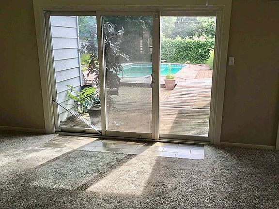 4th image of 1319 Preston Dr