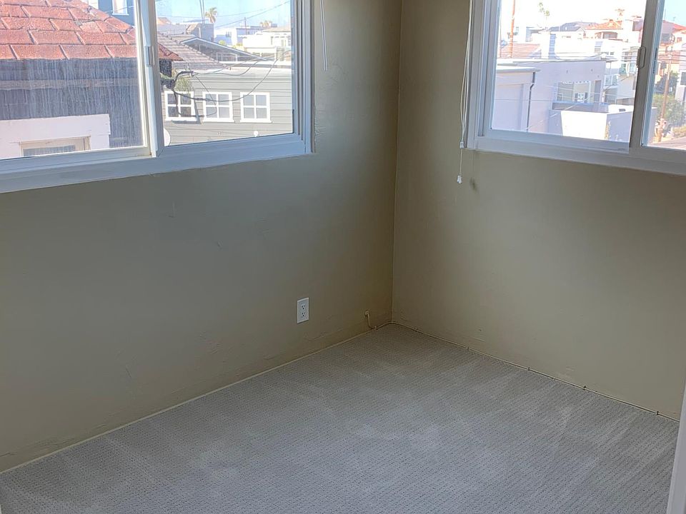 Bedroom. Well suited for a queen size bed.