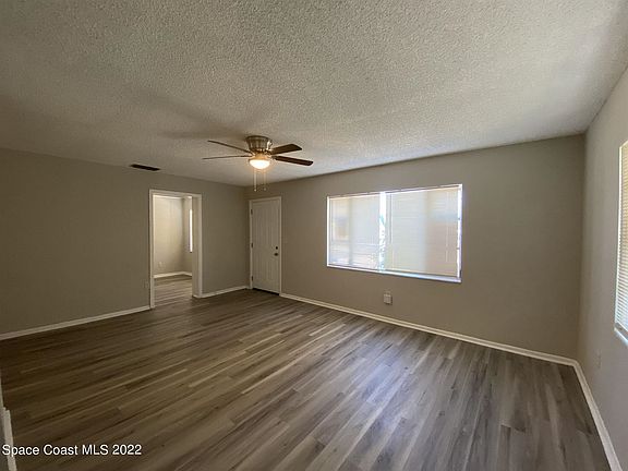 3rd image of 1610 S De Leon Ave