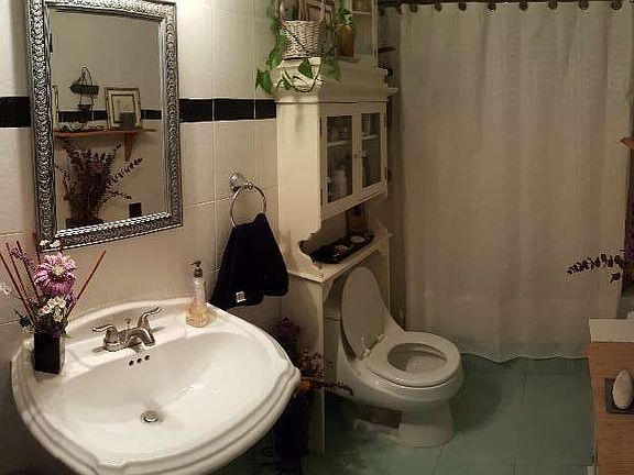 2nd image of 121 Dogwood Dr