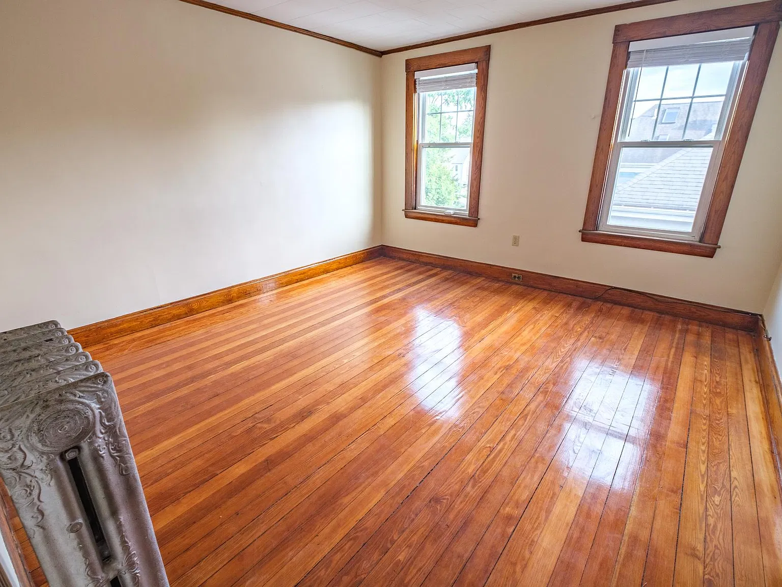 3 bed, 1200 sqft, $2,600 — Photo 3