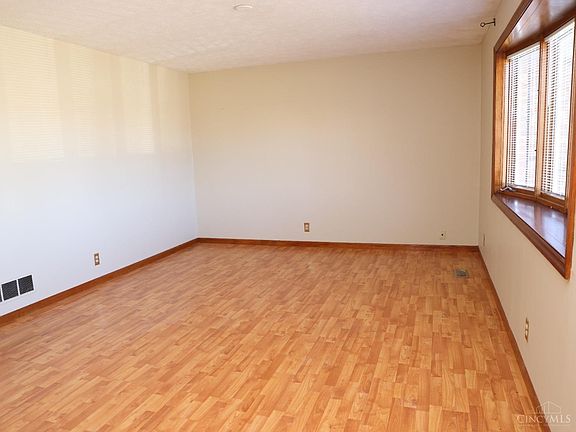 2nd image of 775 Wyoming Ave