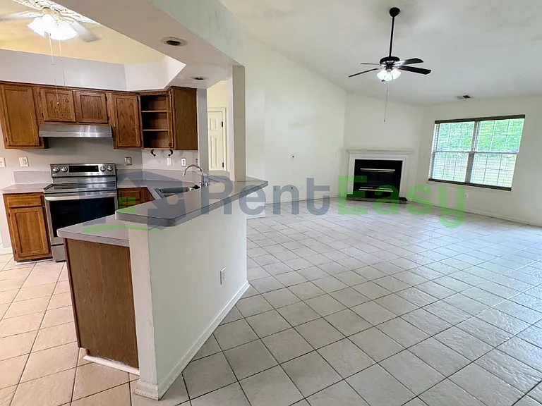 2038 Coral Ivy Ln — Photo 8