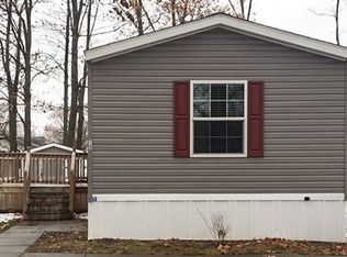 15 Oak Rdg E, Monroe, MI 48161