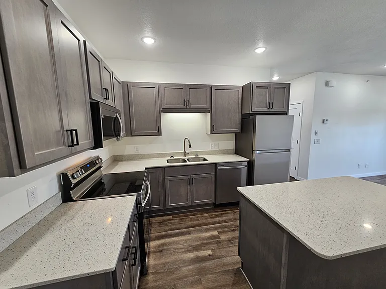 105 Michael Ct NW #16 — Photo 1