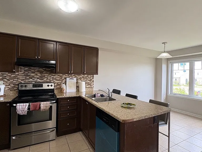 3 Vanhorne Close — Photo 18