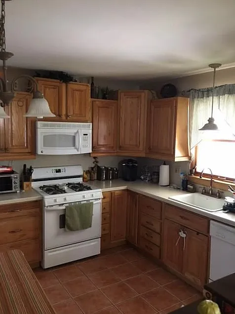 3 bed, 2.5 bath, 1363 sqft, $3,800 — Photo 4