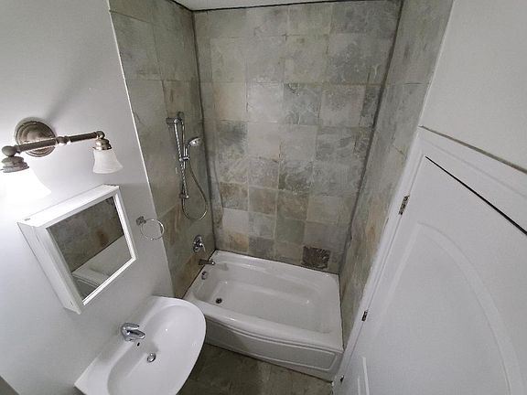 5th image of 5019 W Lawrence Ave Unit 4E