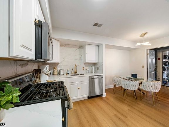 2nd image of 133 Port Ave