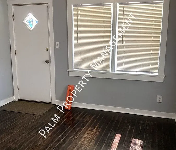 817 E Bolton St — Photo 3