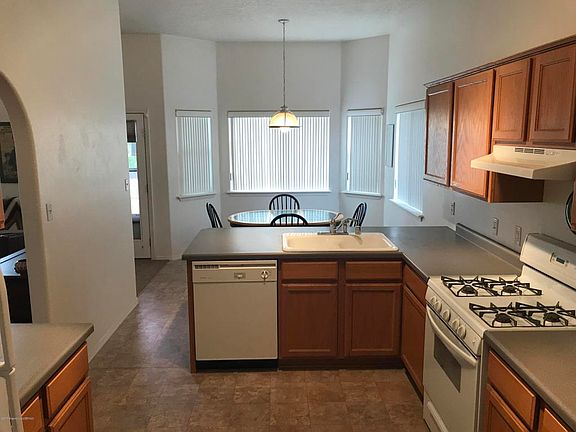 2nd image of 3821 Majesta St