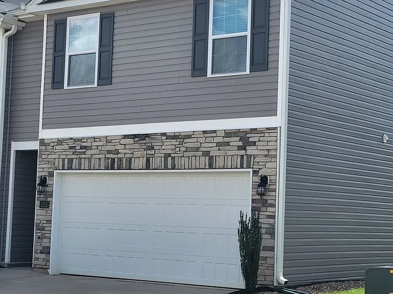 1325 Broholmer Ln — Photo 1