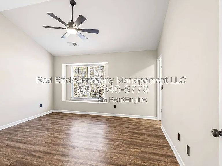 10212 University Park Ln — Photo 19