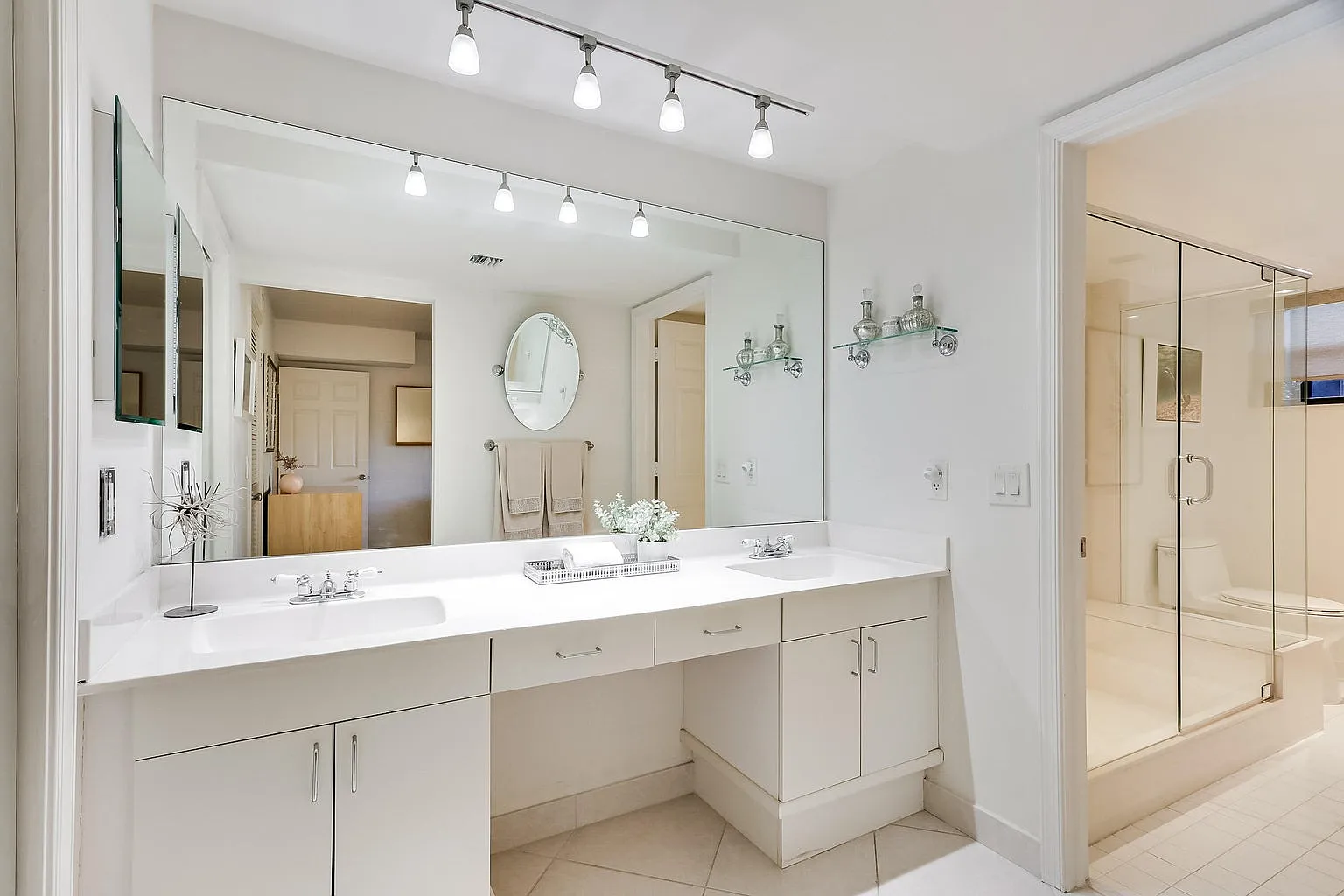 2 bed, 2.0 bath, 1478 sqft, $7,500 — Photo 3